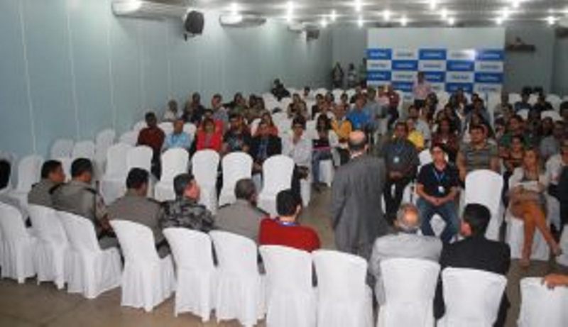 cesmac-se-reune-com-estudantes-e-orgaos-de-seguranca-publica-51