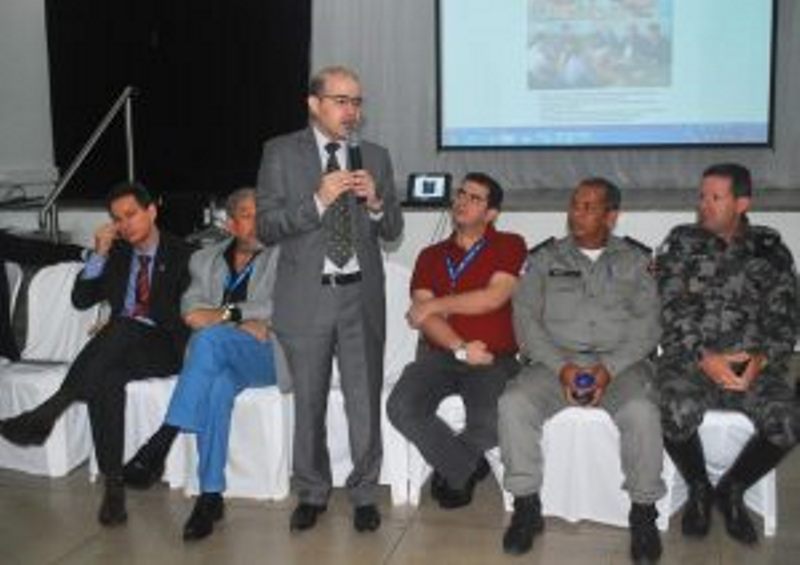 cesmac-se-reune-com-estudantes-e-orgaos-de-seguranca-publica-51