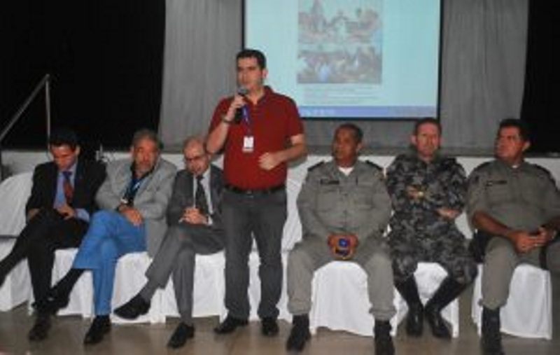 cesmac-se-reune-com-estudantes-e-orgaos-de-seguranca-publica-51