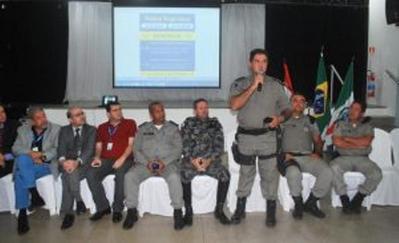 cesmac-se-reune-com-estudantes-e-orgaos-de-seguranca-publica-51