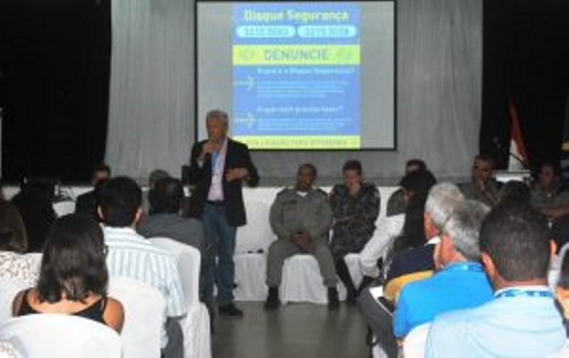 cesmac-se-reune-com-estudantes-e-orgaos-de-seguranca-publica-51