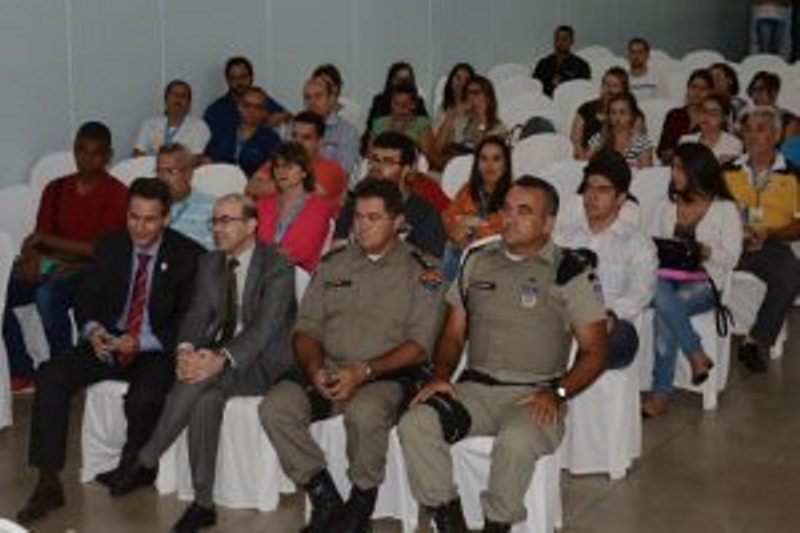 cesmac-se-reune-com-estudantes-e-orgaos-de-seguranca-publica-51
