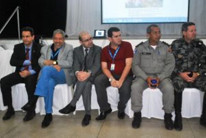 cesmac-se-reune-com-estudantes-e-orgaos-de-seguranca-publica-51