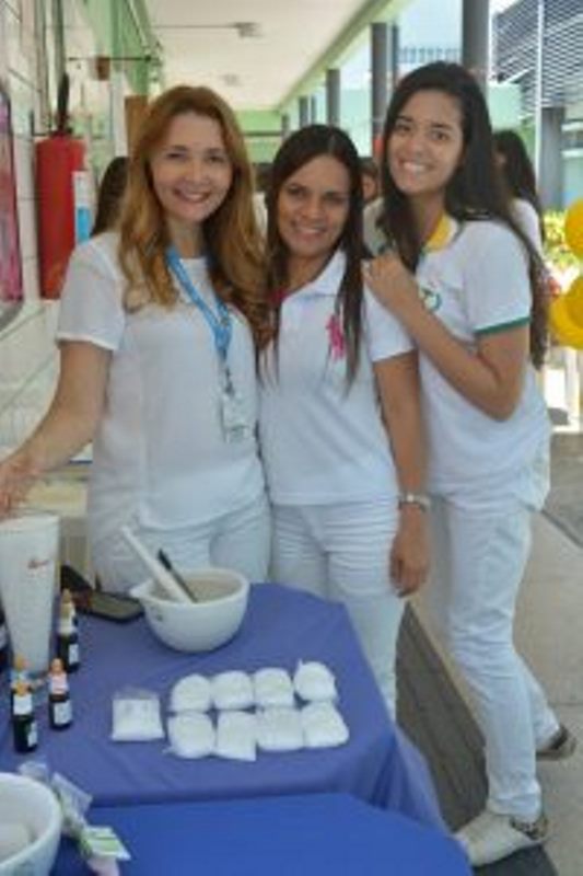 curso-de-farmacia-faz-acao-com-medicamentos-e-cosmeticos-cesmac-59