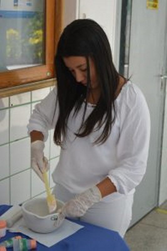 curso-de-farmacia-faz-acao-com-medicamentos-e-cosmeticos-cesmac-59