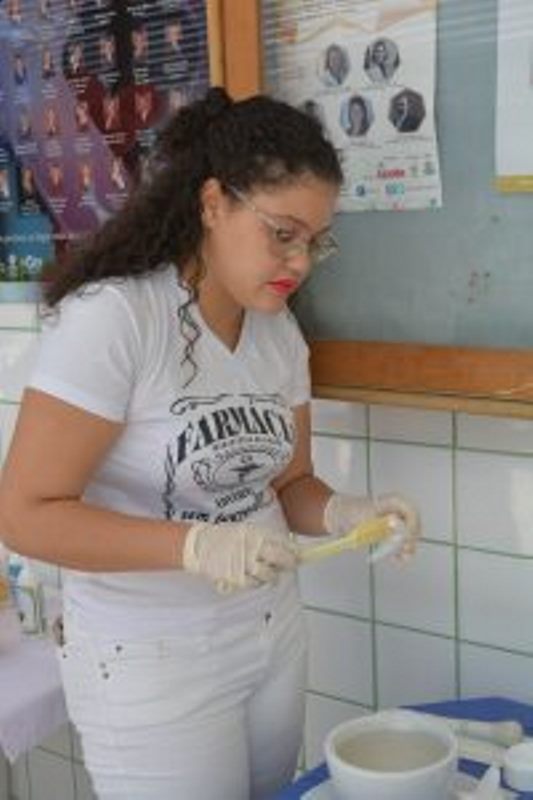 curso-de-farmacia-faz-acao-com-medicamentos-e-cosmeticos-cesmac-59