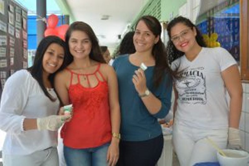 curso-de-farmacia-faz-acao-com-medicamentos-e-cosmeticos-cesmac-59