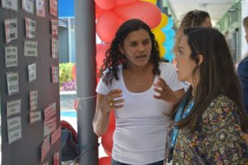 curso-de-farmacia-faz-acao-com-medicamentos-e-cosmeticos-cesmac-59