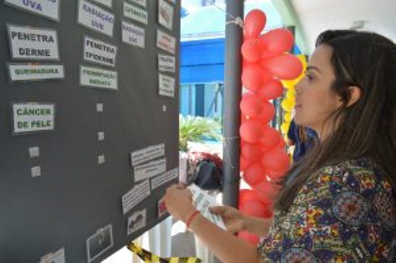 curso-de-farmacia-faz-acao-com-medicamentos-e-cosmeticos-cesmac-59