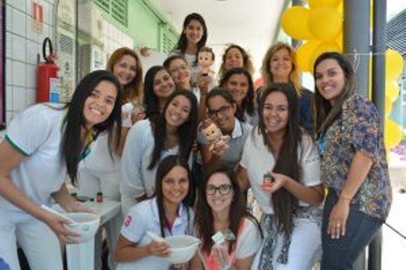 curso-de-farmacia-faz-acao-com-medicamentos-e-cosmeticos-cesmac-59
