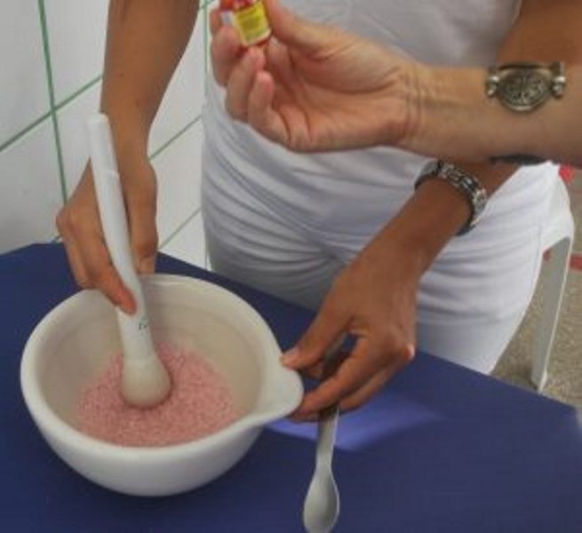 curso-de-farmacia-faz-acao-com-medicamentos-e-cosmeticos-cesmac-59