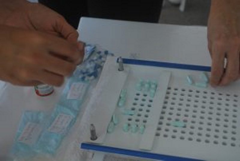 curso-de-farmacia-faz-acao-com-medicamentos-e-cosmeticos-cesmac-59