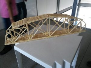 concurso-de-pontes-de-palitos-de-picole-cesmac-1