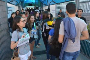 estudantes-de-medicina-recepcionam-candidatos-vestibular-medicina-cesmac-2017-1-6