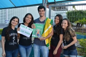 estudantes-de-medicina-recepcionam-candidatos-vestibular-medicina-cesmac-2017-1-6