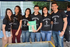 estudantes-de-medicina-recepcionam-candidatos-vestibular-medicina-cesmac-2017-1-6