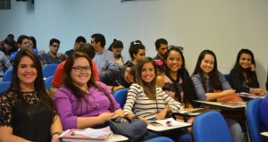 estudantes-do-curso-de-direito-realizam-seminario-sobre-a-constituicao-4
