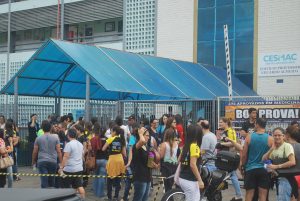 segundo-dia-de-provas-do-vestibula-r-medicina-cesmac-2017-1-38-min
