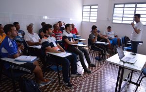 seminario-sobre-futebol-movimenta-o-cesmac-42-min