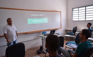 seminario-sobre-futebol-movimenta-o-cesmac-42-min