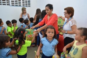entrega-de-brinquedos-arrecadados-no-seminario-estendendo-o-saber-cesmac-01-9