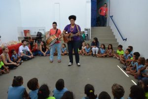 entrega-de-brinquedos-arrecadados-no-seminario-estendendo-o-saber-cesmac-01-9