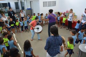 entrega-de-brinquedos-arrecadados-no-seminario-estendendo-o-saber-cesmac-01-9