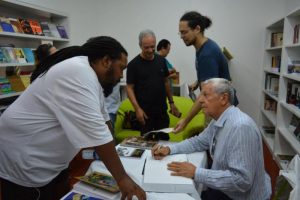 lancamento-coletivo-de-livros-reune-cesmac-edufal-e-imprensa-oficial-cesmac-18