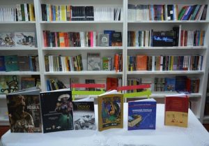 lancamento-coletivo-de-livros-reune-cesmac-edufal-e-imprensa-oficial-cesmac-18