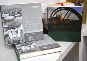 lancamento-coletivo-de-livros-reune-cesmac-edufal-e-imprensa-oficial-cesmac-18