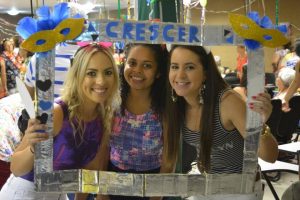 projeto-crescer-comemora-carnaval-com-idosos-2