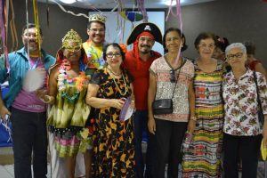 projeto-crescer-comemora-carnaval-com-idosos-2