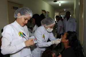 profissionais-e-estudantes-da-area-de-saude-do-cesmac-participam-de-acao-odontologia-fisioterapia-mestrado-cesmac-38