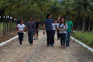 cesmac-participa-da-implantacao-de-horta-de-plantas-medicinais-44