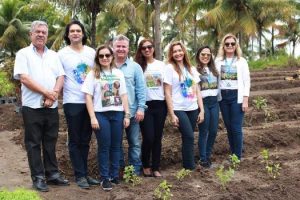 cesmac-participa-da-implantacao-de-horta-de-plantas-medicinais-44