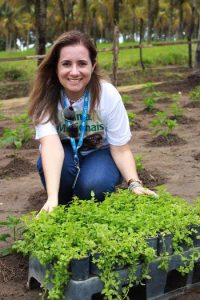 cesmac-participa-da-implantacao-de-horta-de-plantas-medicinais-44