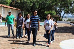 cesmac-participa-da-implantacao-de-horta-de-plantas-medicinais-44