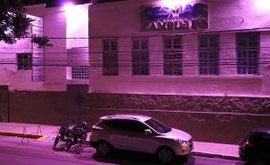 cesmac-tem-iluminacao-especial-para-celebrar-o-outubro-rosa-1