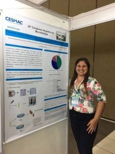 aluna-de-biomedicina-participa-do-congresso-brasileiro-de-microbiologia-cesmac-2