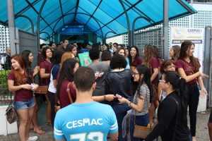 estudantes-de-medicina-realizam-acao-para-recepcionar-candidatos-9
