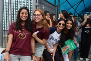 estudantes-de-medicina-realizam-acao-para-recepcionar-candidatos-9