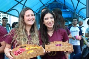 estudantes-de-medicina-realizam-acao-para-recepcionar-candidatos-9