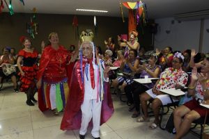 projeto-crescer-celebra-o-carnaval-com-o-grupo-da-melhor-idade-cesmac-101