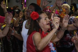 projeto-crescer-celebra-o-carnaval-com-o-grupo-da-melhor-idade-cesmac-101