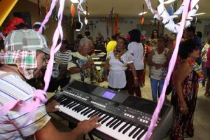 projeto-crescer-celebra-o-carnaval-com-o-grupo-da-melhor-idade-cesmac-101