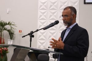 laercio-monteiro-escreve-sobre-a-saga-do-sofrimento-humano-cesmac_-editora-36