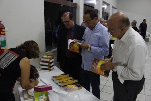 laercio-monteiro-escreve-sobre-a-saga-do-sofrimento-humano-cesmac_-editora-36