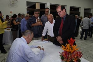 laercio-monteiro-escreve-sobre-a-saga-do-sofrimento-humano-cesmac_-editora-36