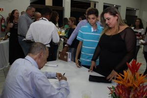 laercio-monteiro-escreve-sobre-a-saga-do-sofrimento-humano-cesmac_-editora-36