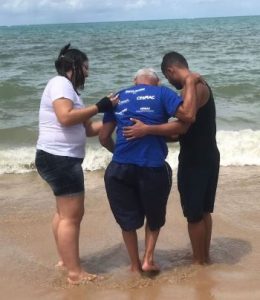 idosos-realizam-atividades-fisicas-e-de-lazer-na-praia-da-pajucara-cesmac-7